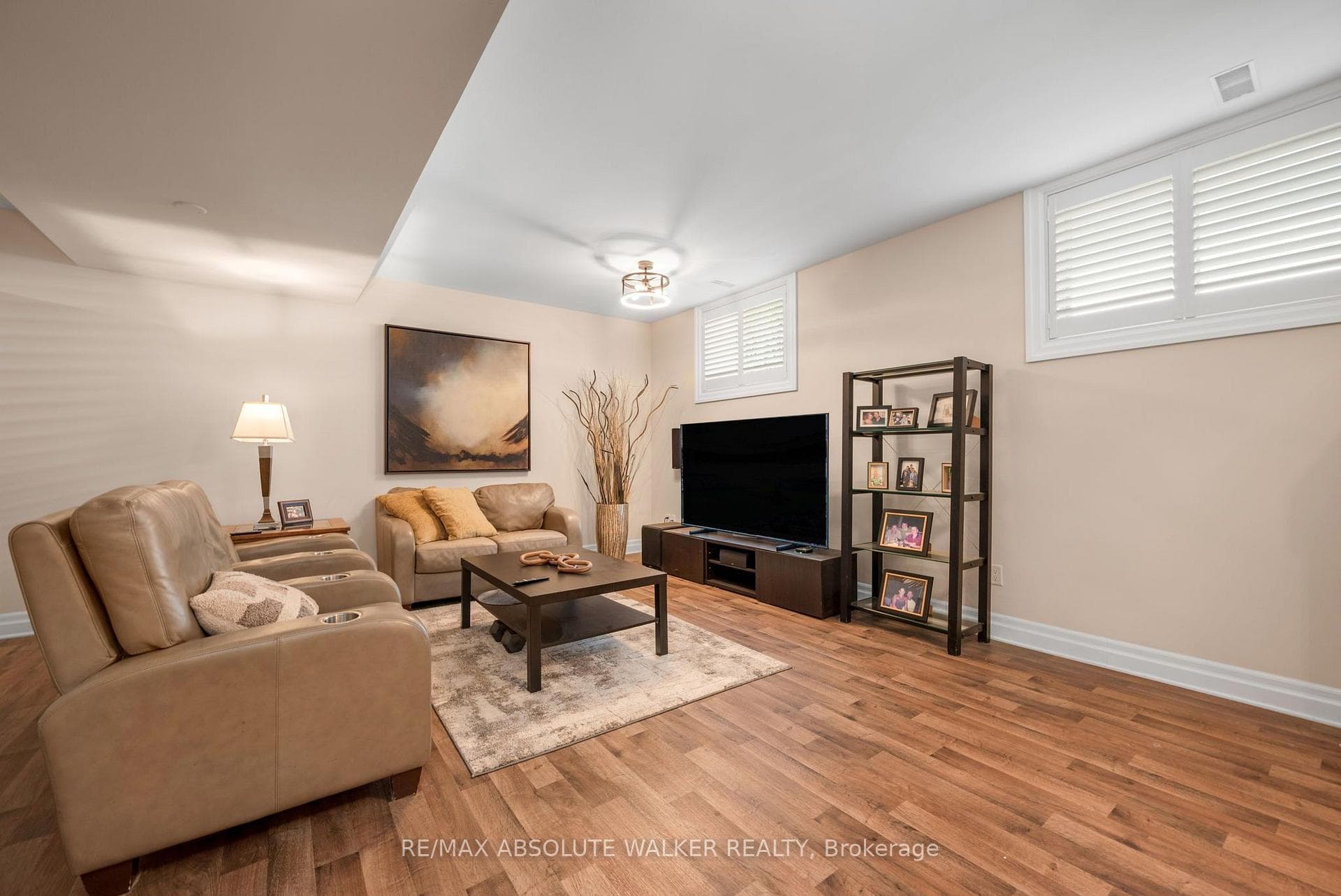 667 Everlasting Crescent photo 28