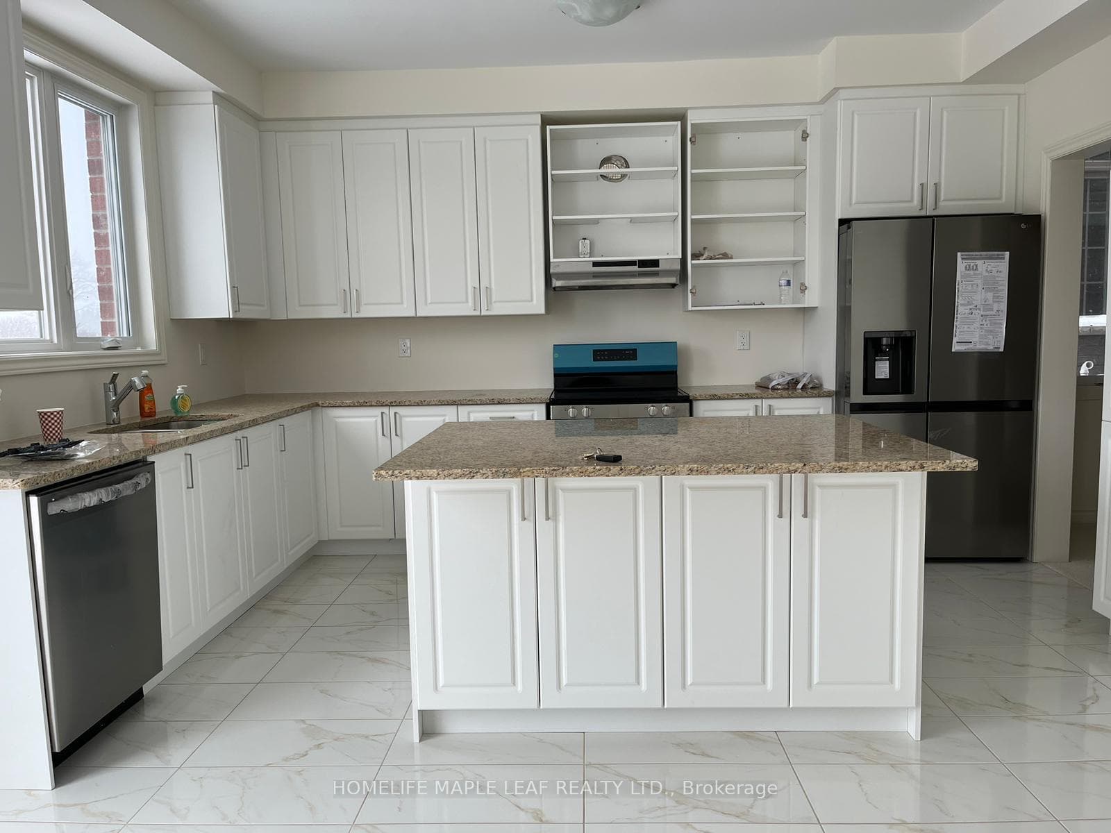 118 REA Drive photo 4