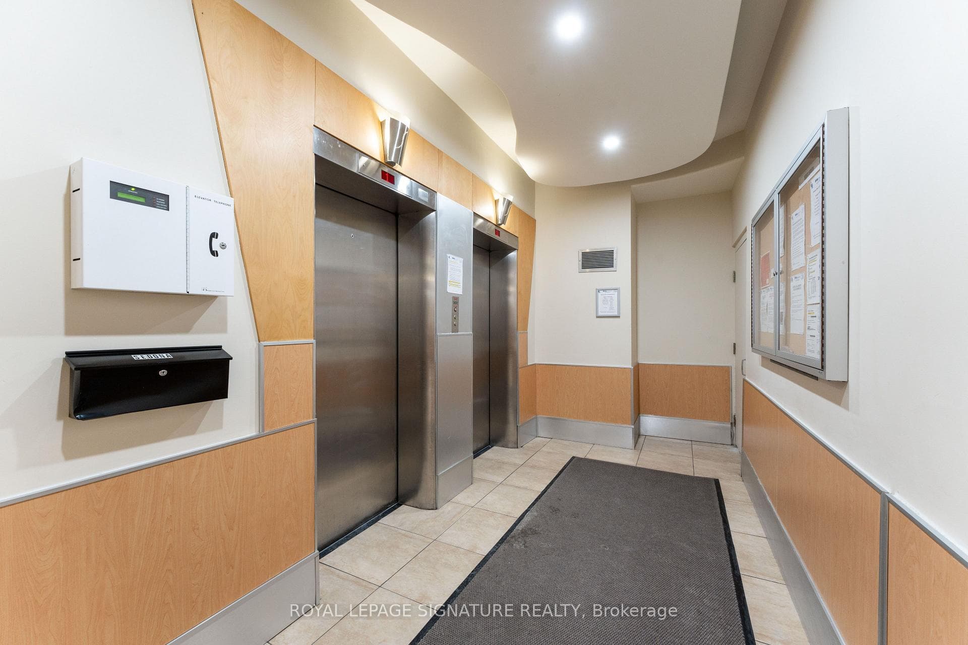 5949 Yonge Street Unit 802 photo 4