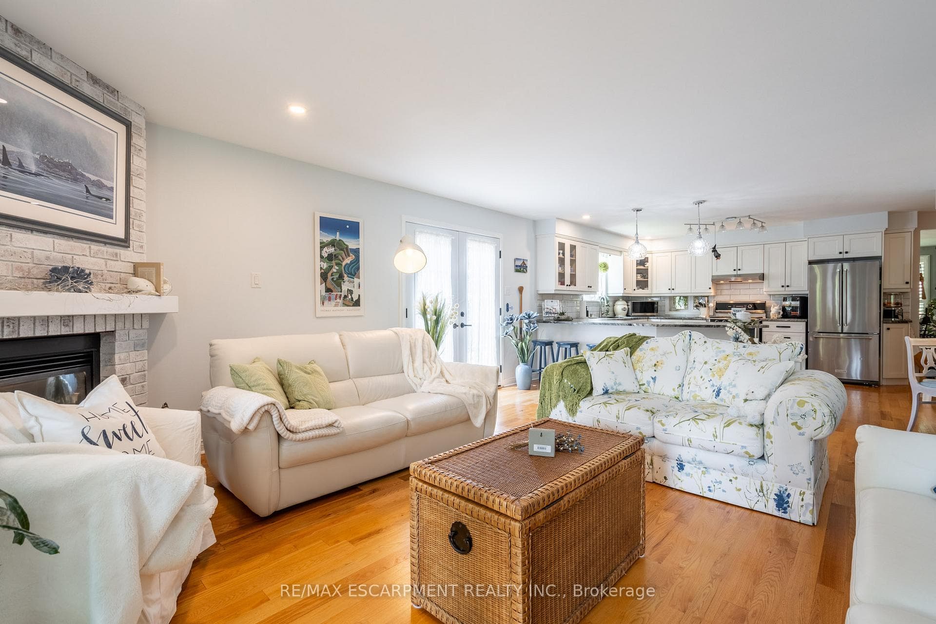 63 FORESTGATE Drive photo 11