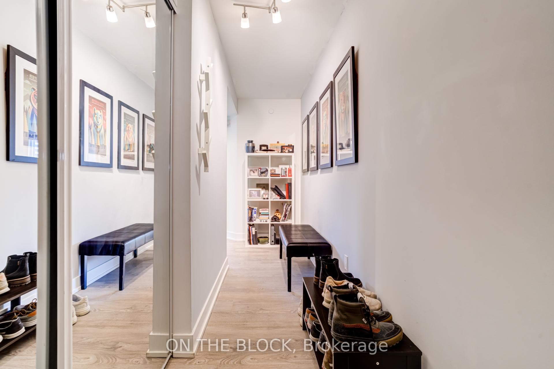 9 Mabelle Avenue Unit 418 photo 7