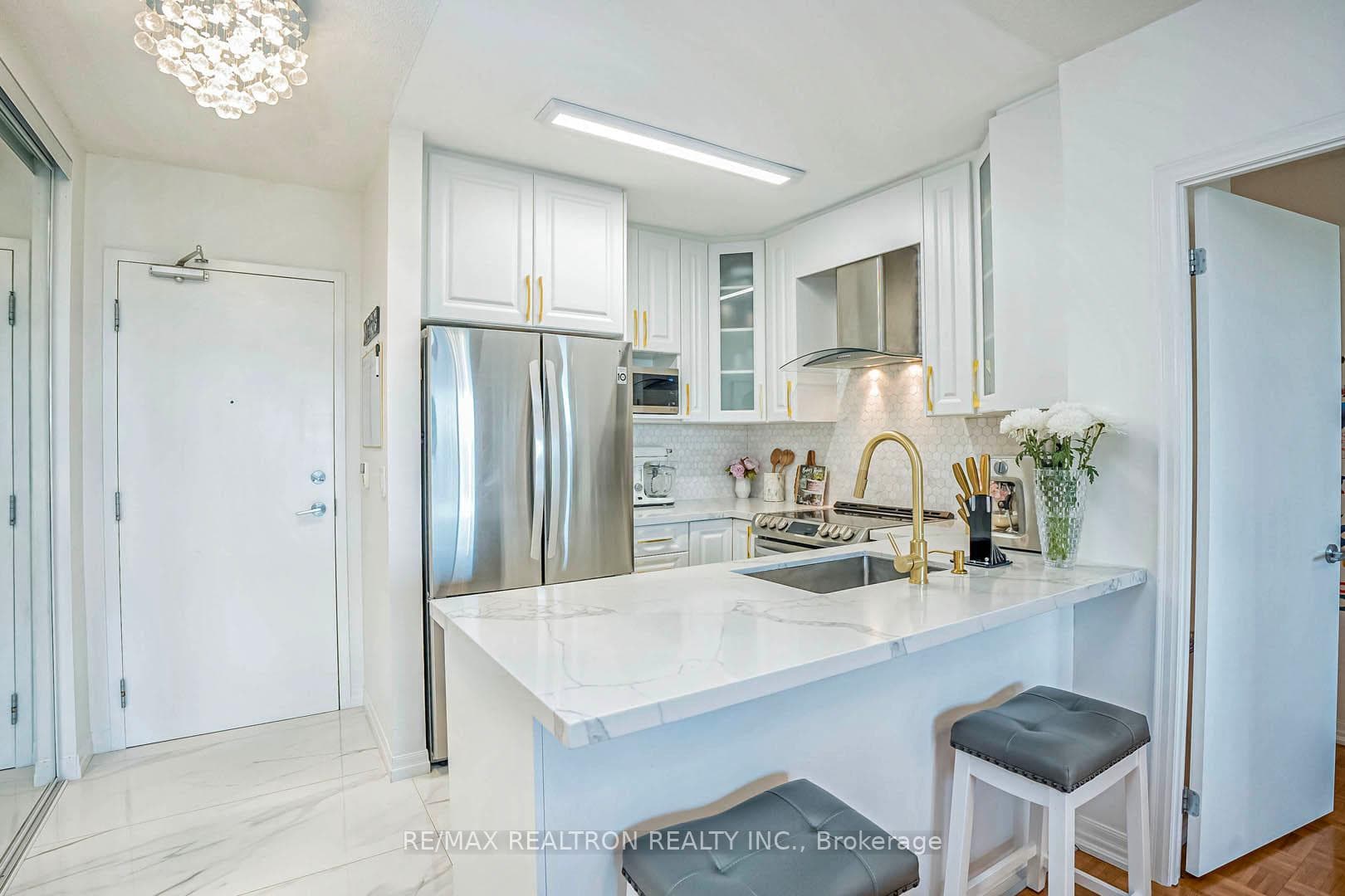 38 Fontenay Court Unit 506 photo 1