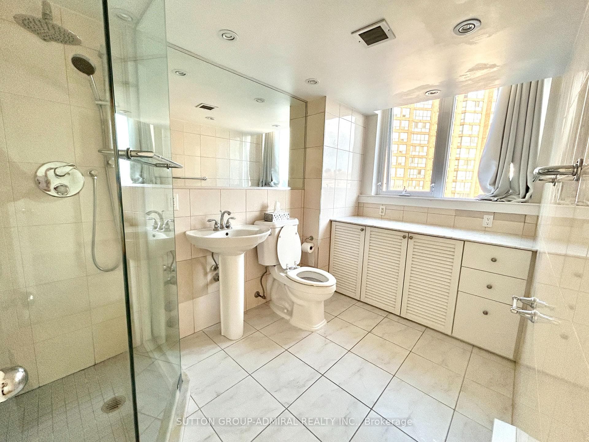 1055 Bay Street Unit 1611 photo 18