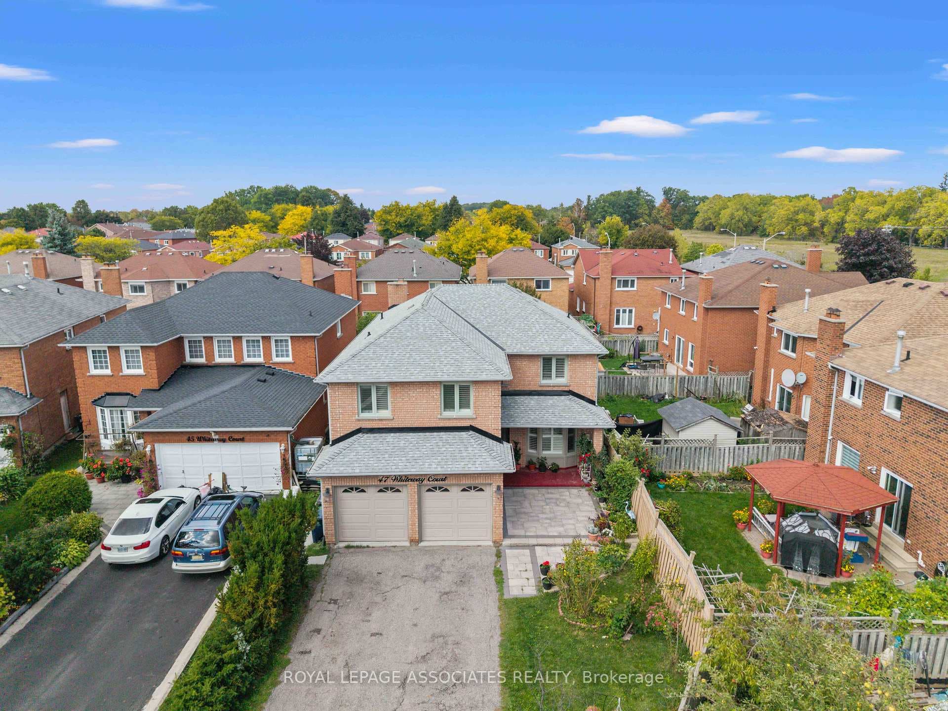 47 Whiteway Court photo 3