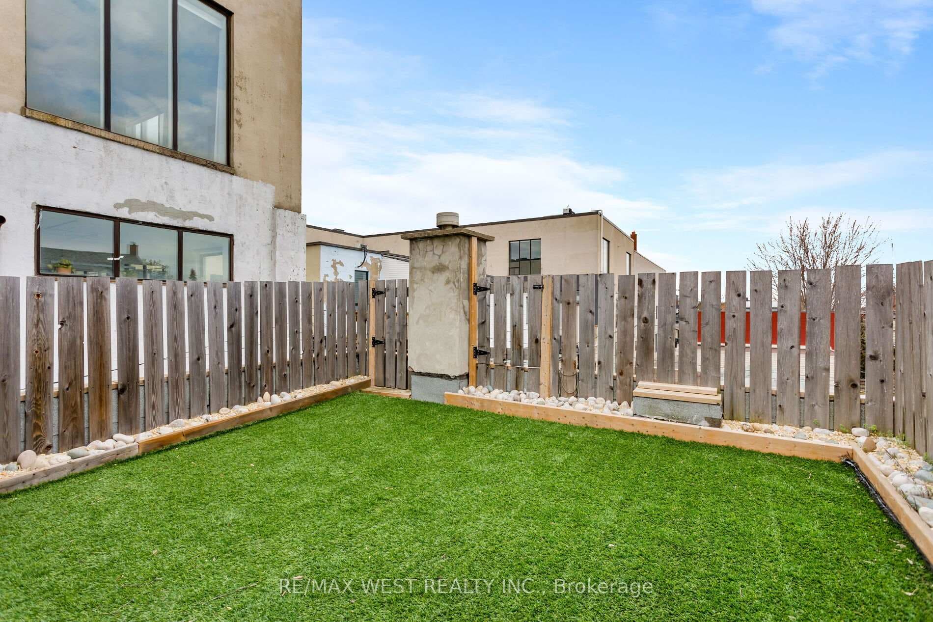 1493 Dupont Street photo 47