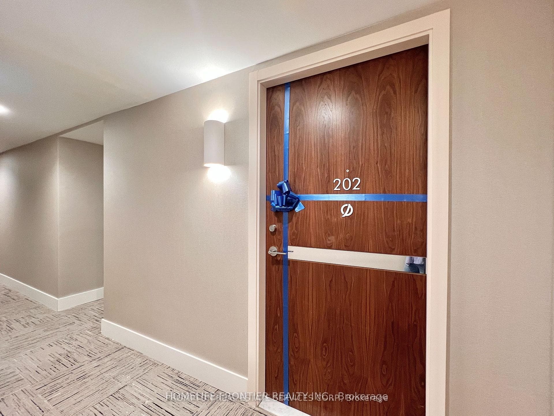 27 Mcmahon Drive Unit 202 photo 2