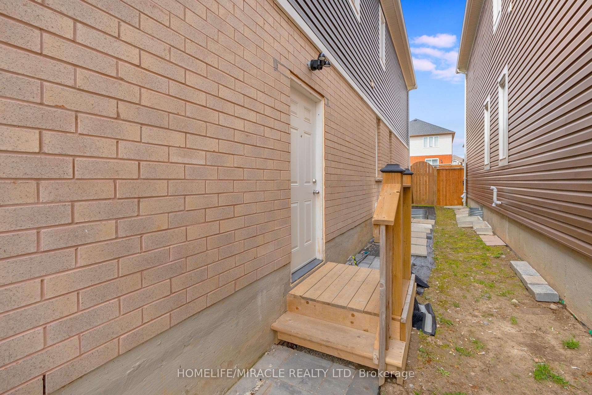 11 Watermill Street photo 40
