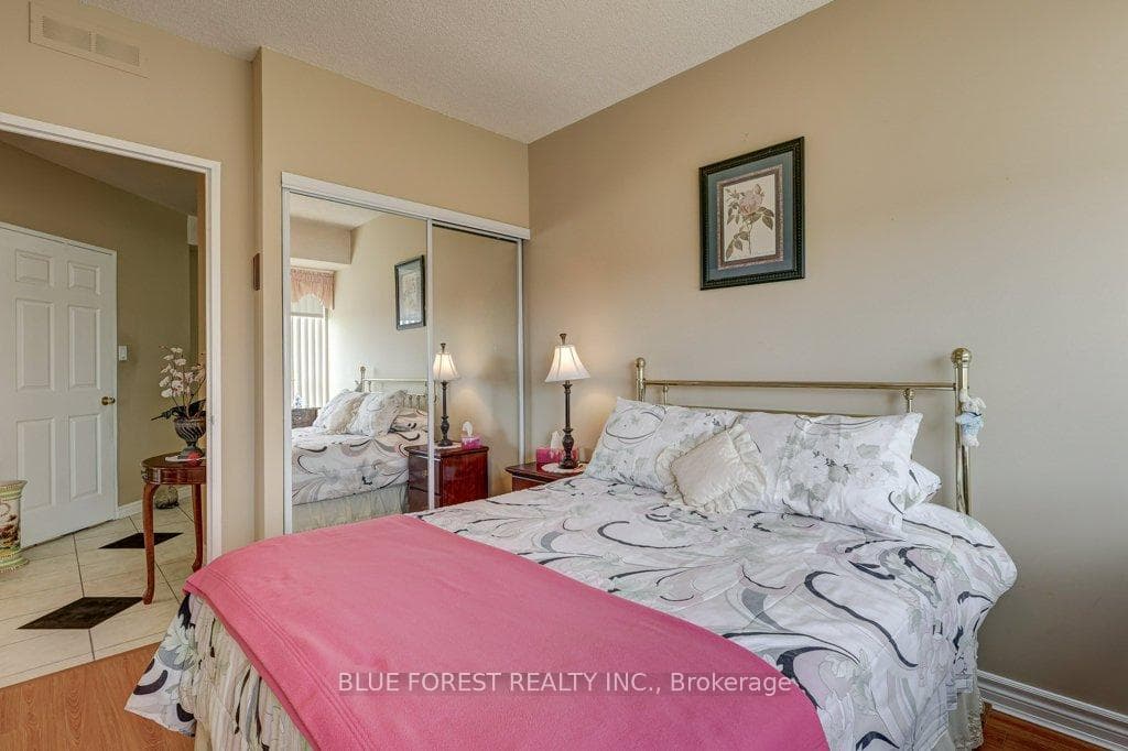 744 Wonderland Road Unit 707 photo 28