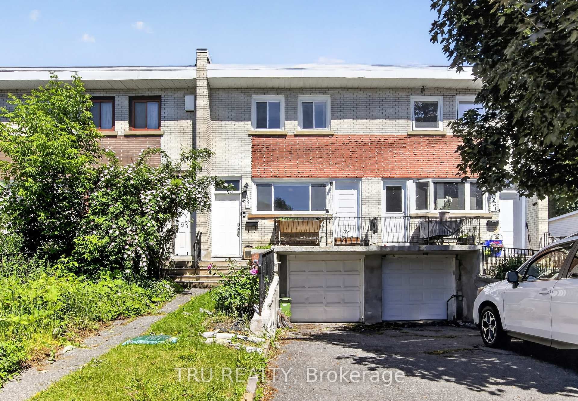 1253 Emperor Avenue photo 3