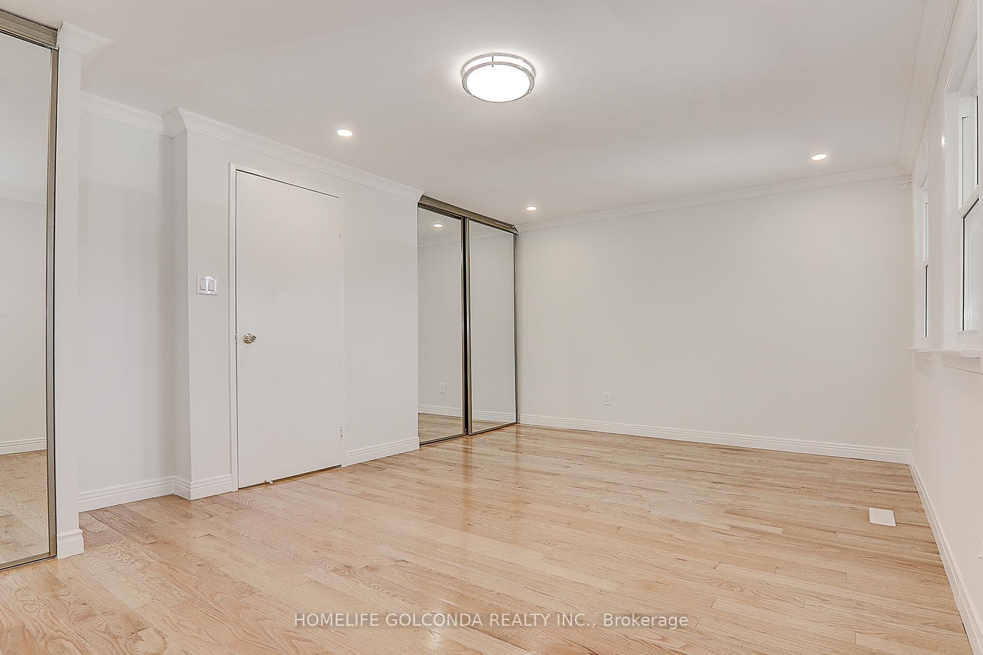 1654 John Street photo 19