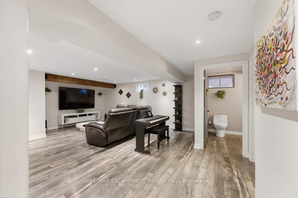 64 Onyx Court photo 29