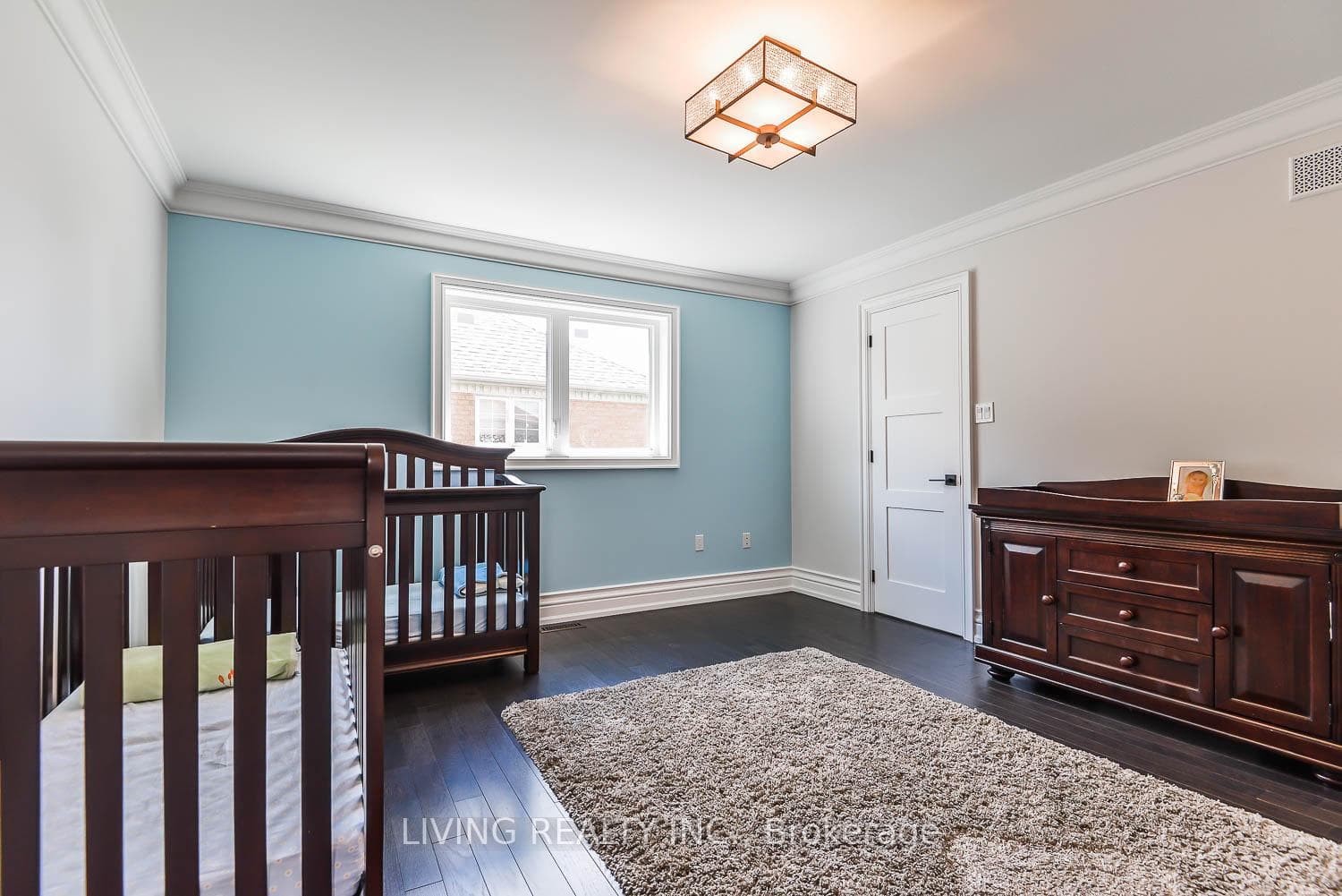 6 Mooregate Court photo 31