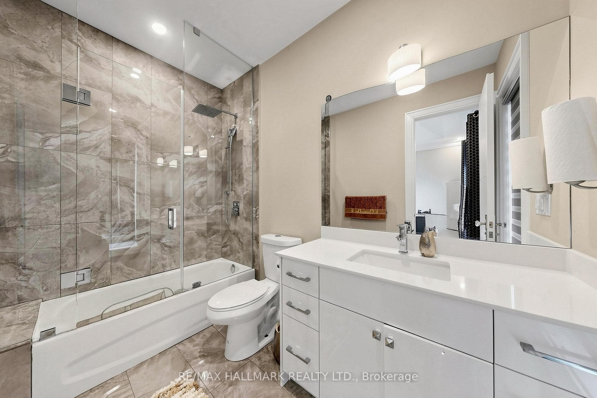 901 Wingarden Crescent photo 35