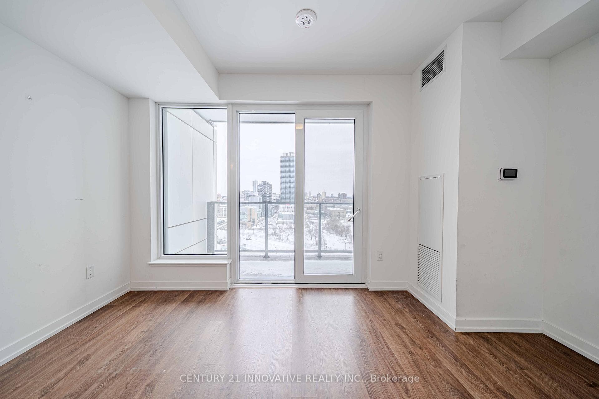 15 Wellington Street Unit 1005 photo 8
