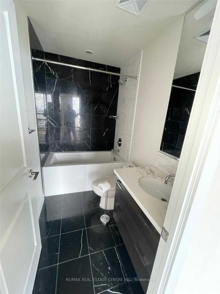 33 Shore Breeze Drive Unit 2710 photo 10