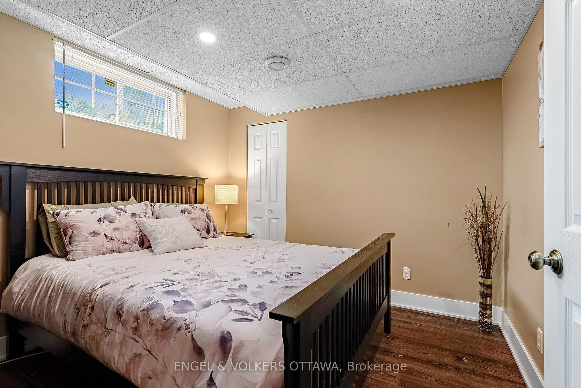 6978 Aldergrove Way photo 32