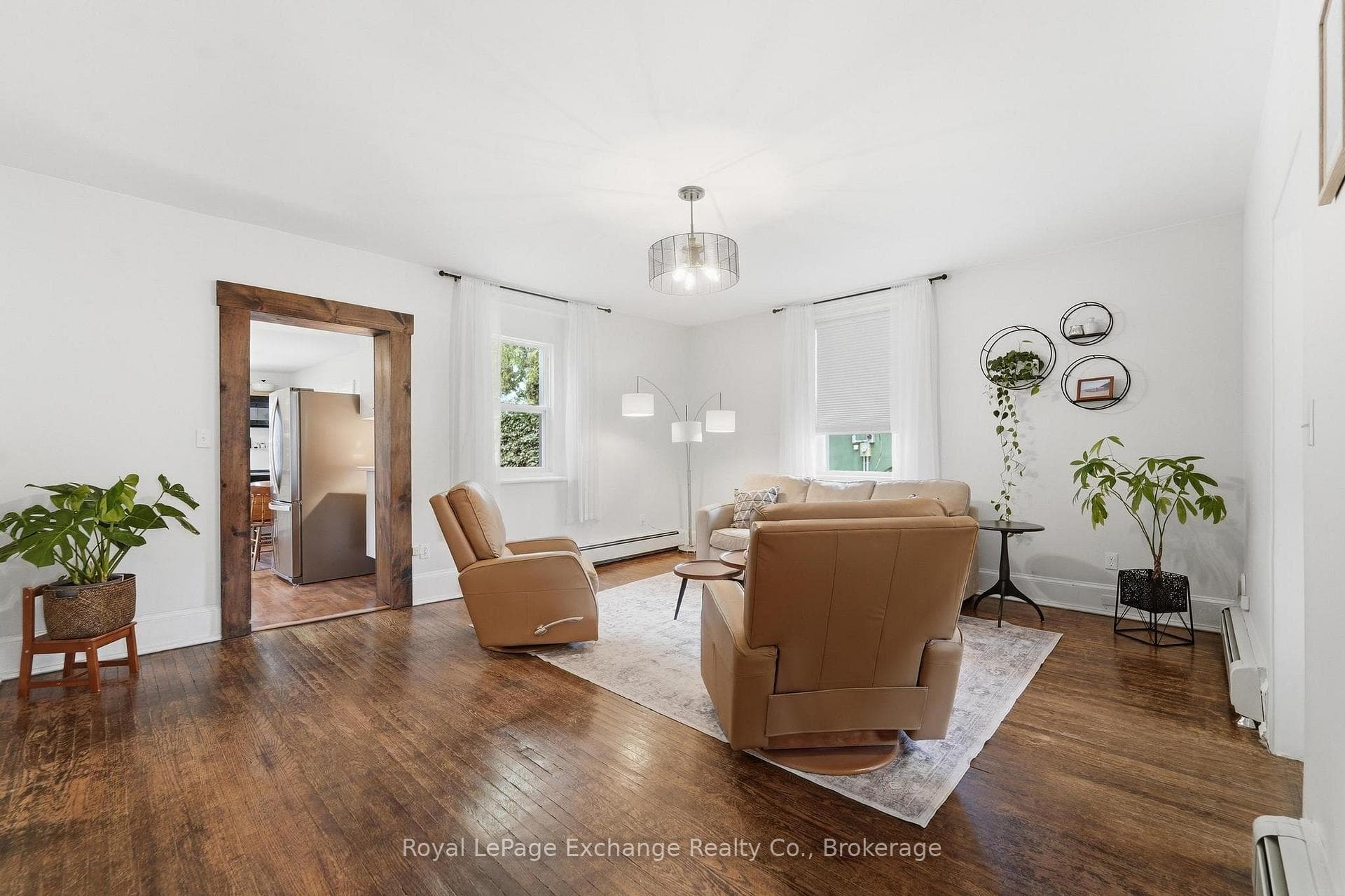 544 Queen Street photo 4