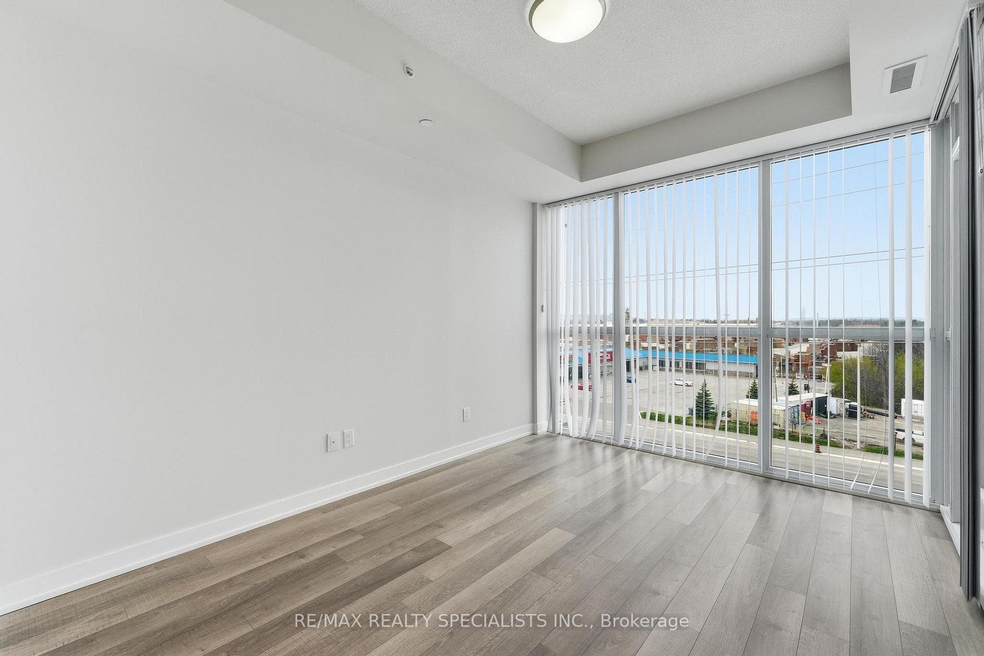5240 Dundas Street Unit B509 photo 8