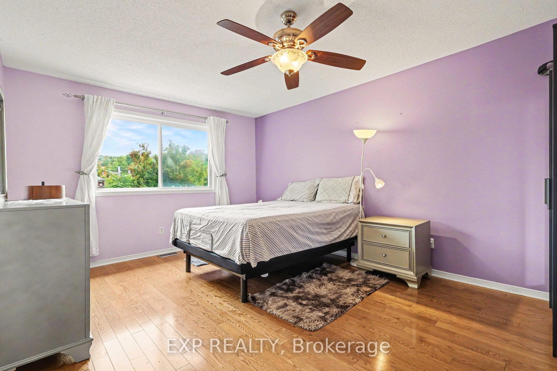 86 Scarlet Court photo 9