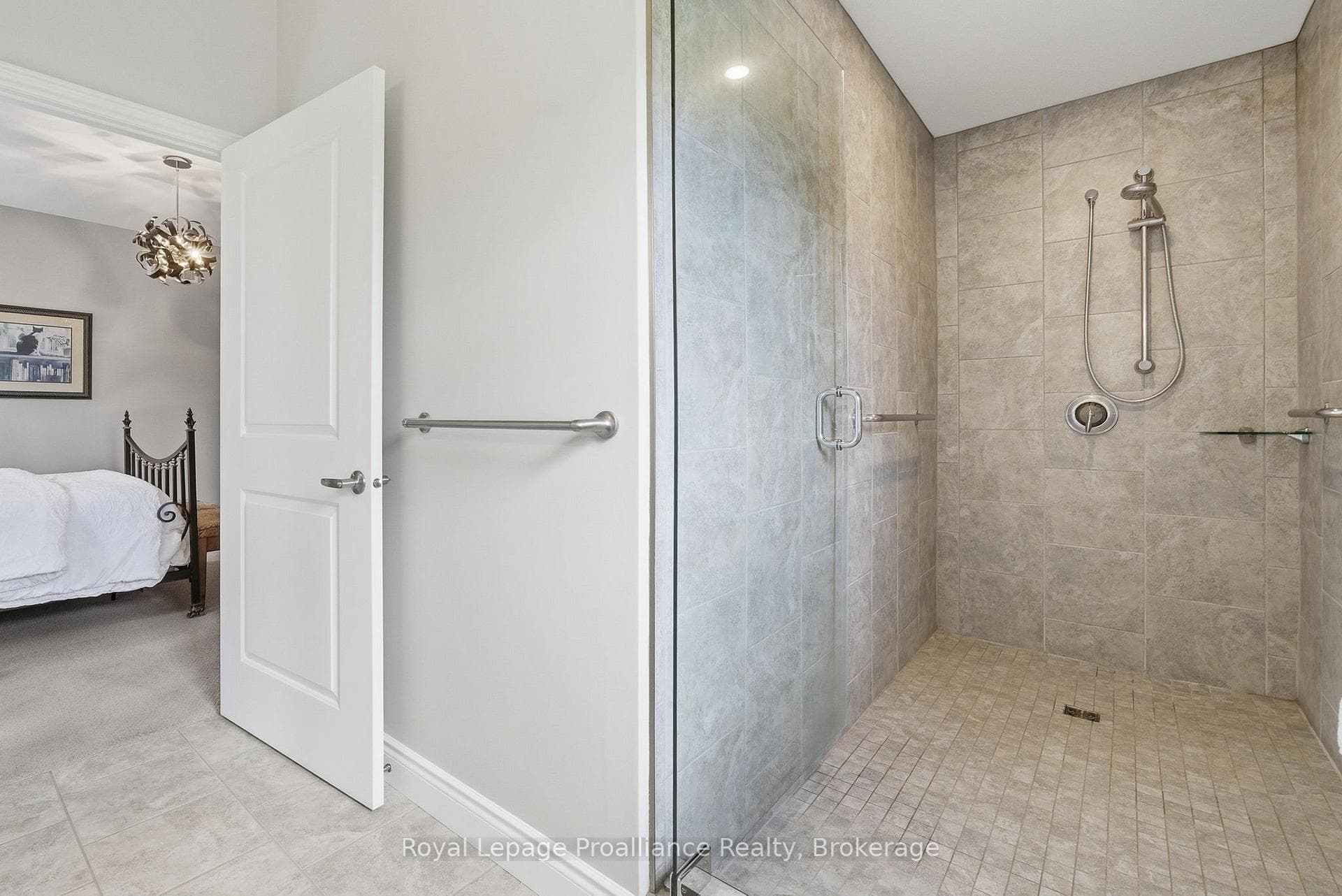 5 Kempton Avenue photo 25