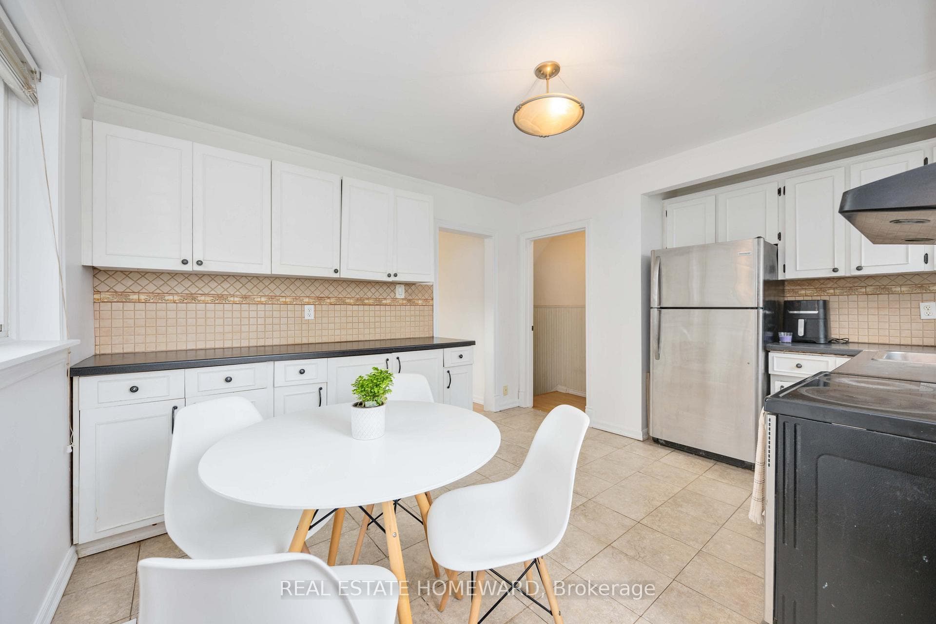 61 Avis Crescent photo 7
