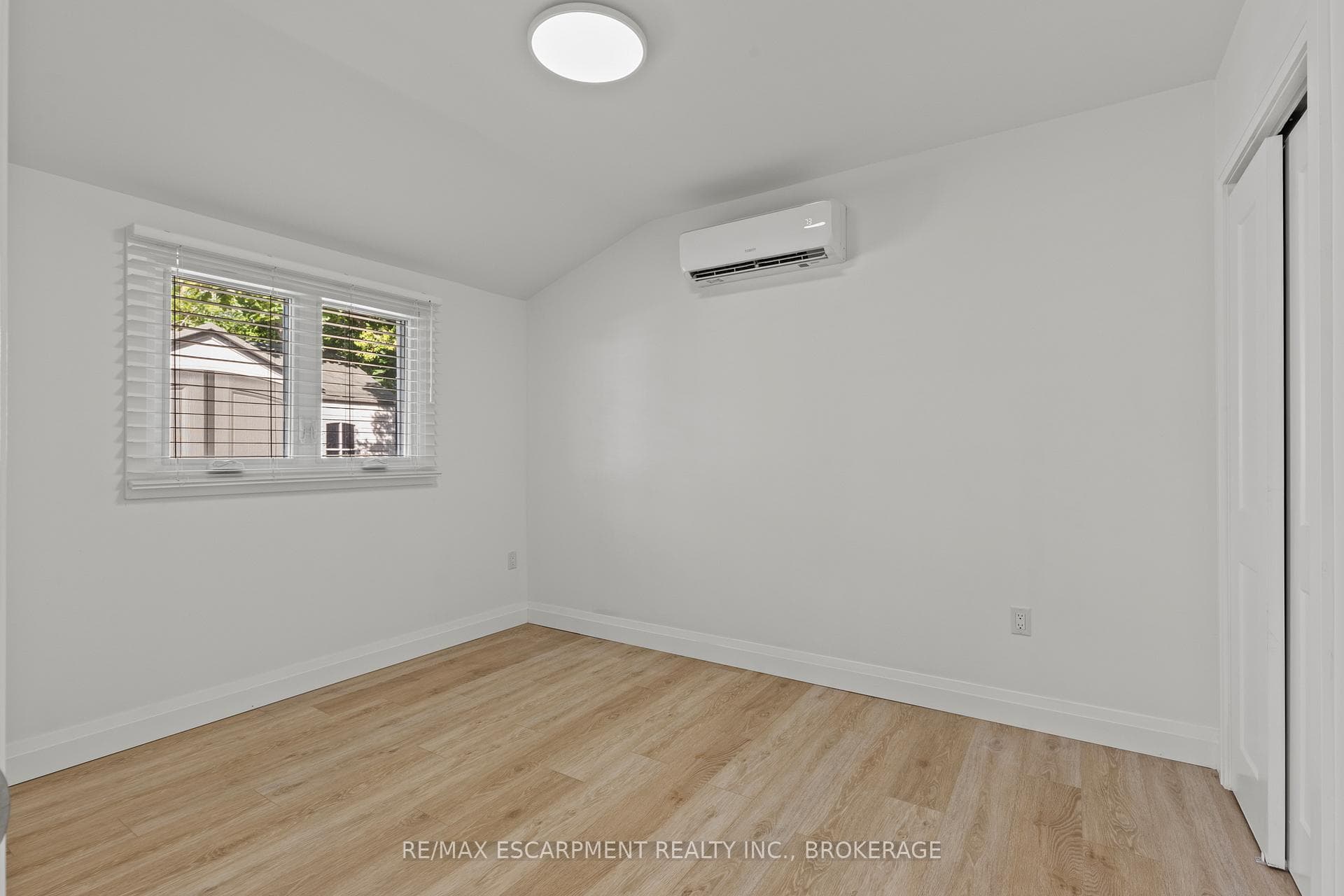 362 Gatfield Avenue Unit Unit 2 photo 12