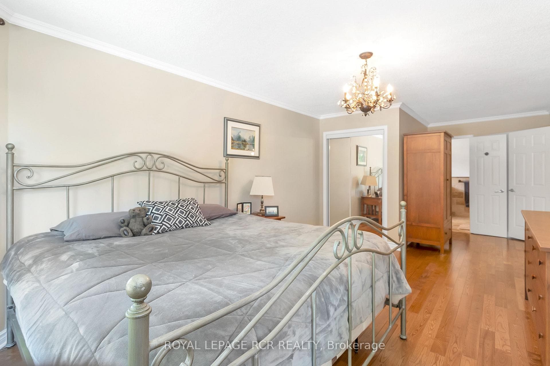 726 Leslie Valley Drive photo 19