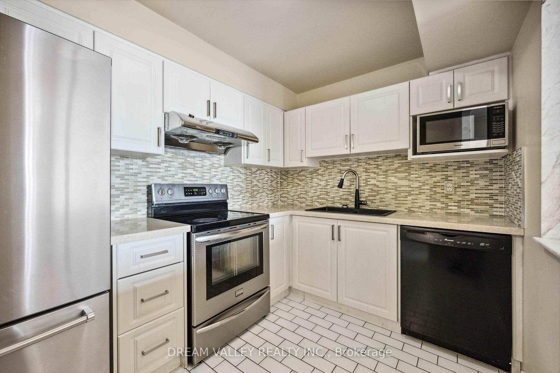 330 Mccowan Road Unit 906 photo 21