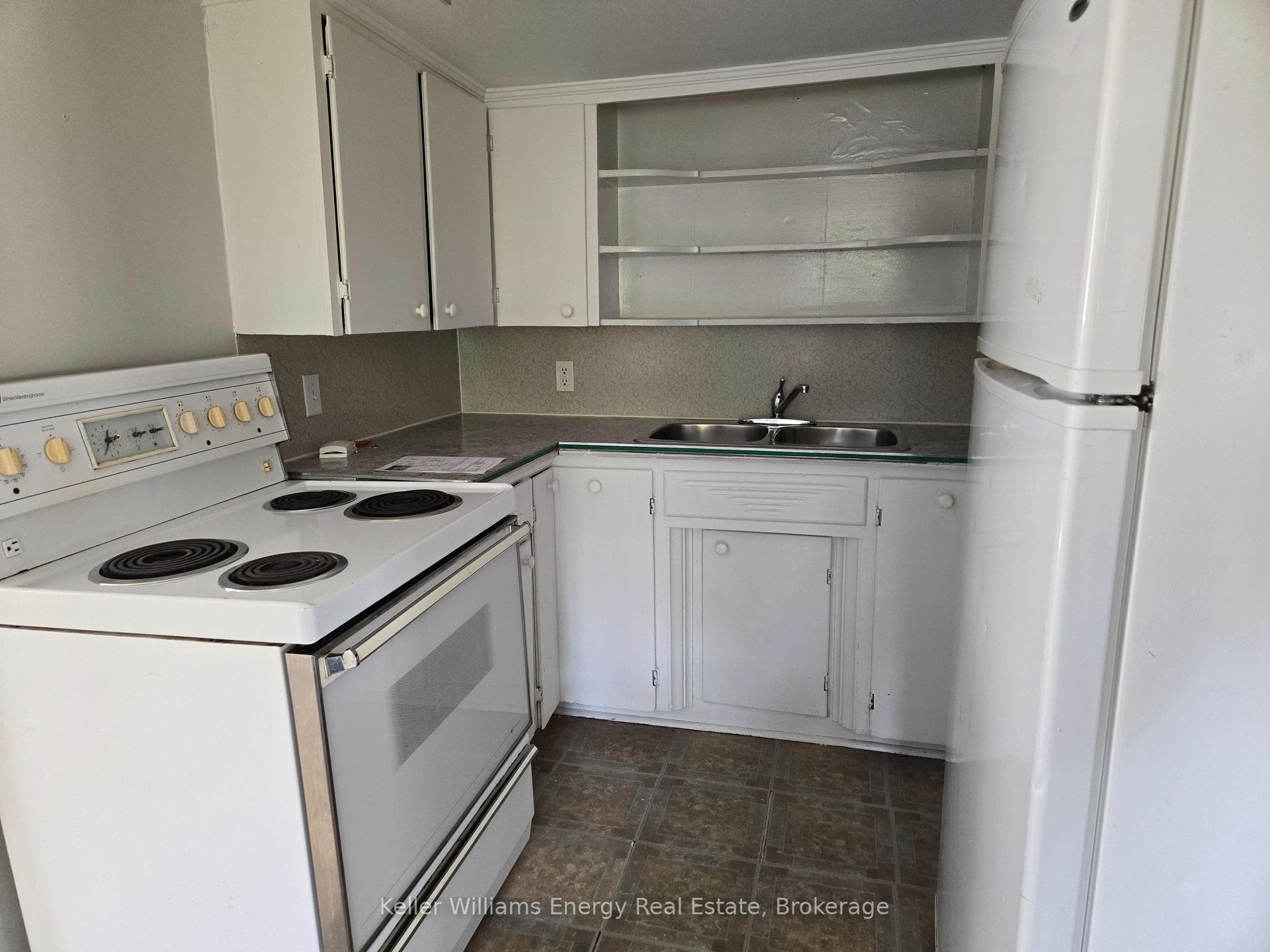 86 Brock Street Unit #3 photo 2