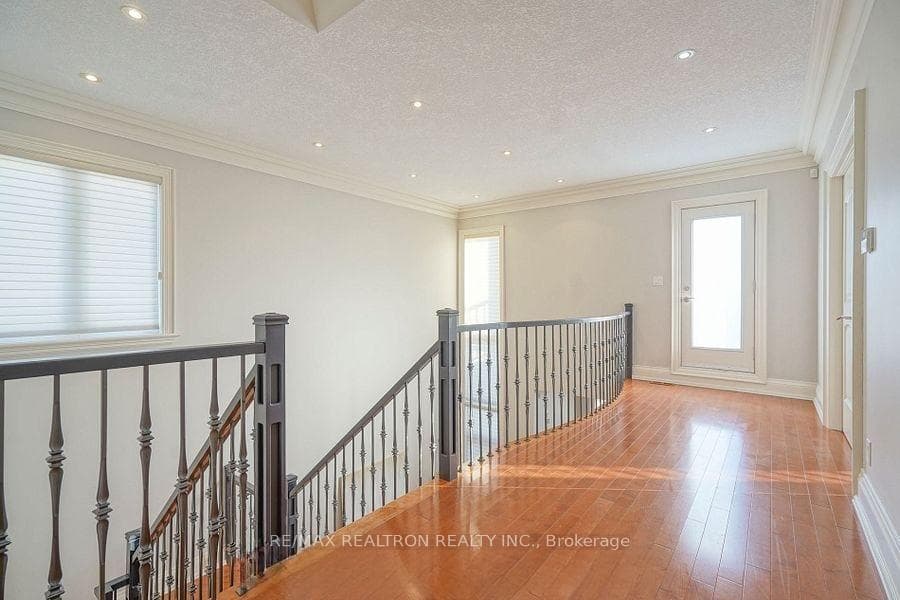 231 Churchill Ave Avenue photo 20