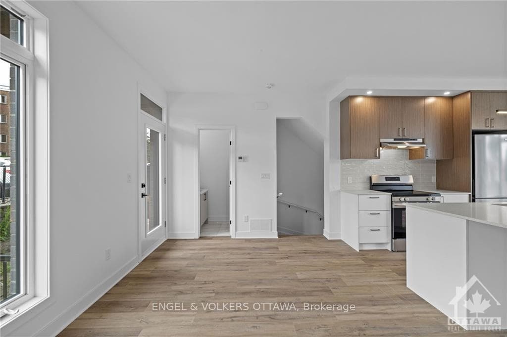 1258 MARENGER Street Unit D photo 12