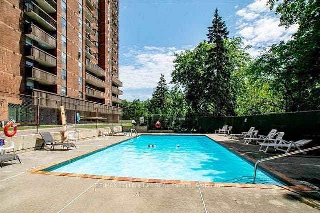 90 Ling Road Unit #910 photo 18