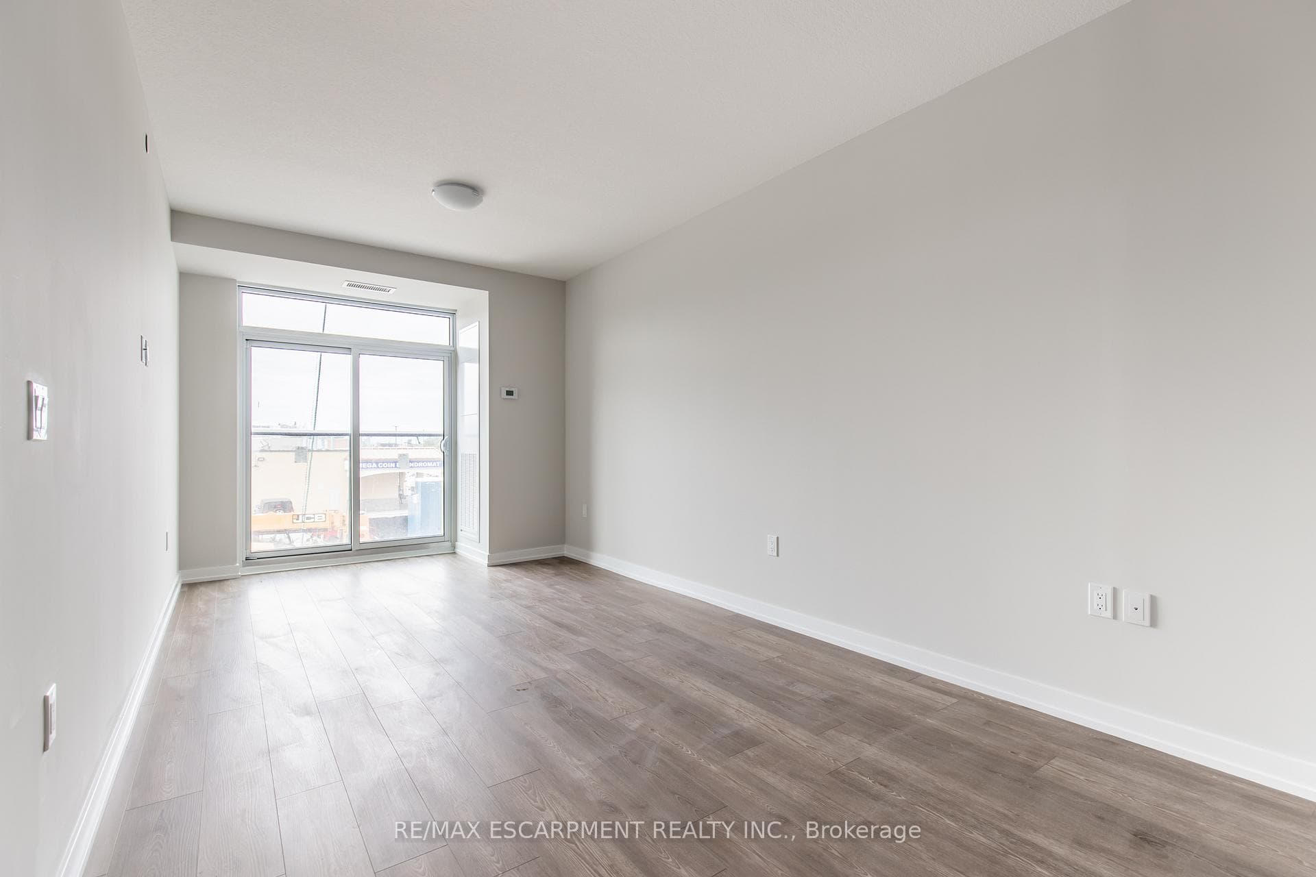 870 Queenston Road Unit 304 photo 20