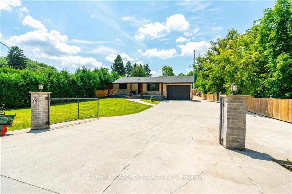 9113 TWENTY Road photo 1