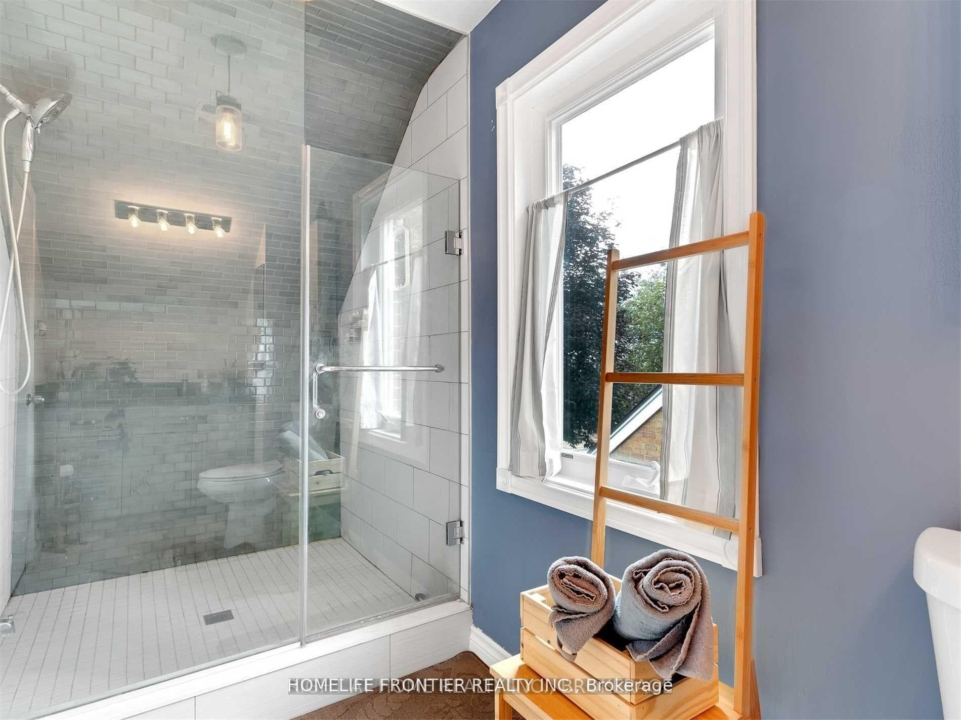 214 Elmhurst Avenue photo 8