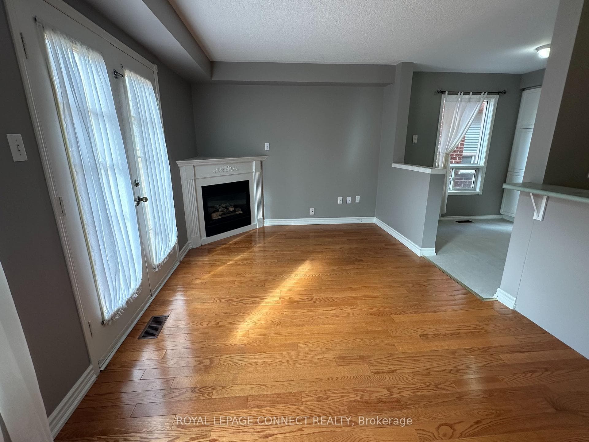 110 Woodroof Crescent photo 8