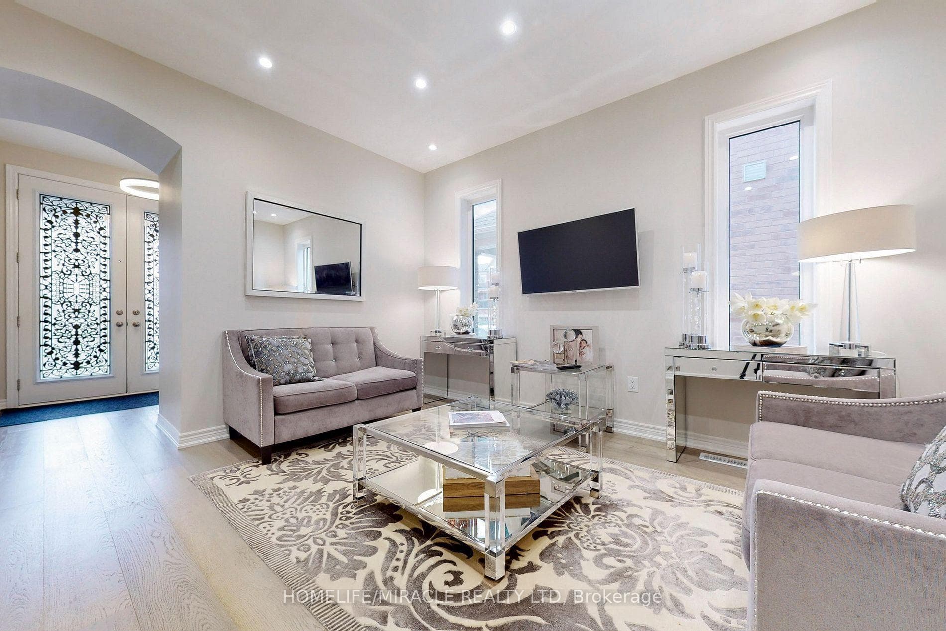 18 Pearman Crescent photo 3