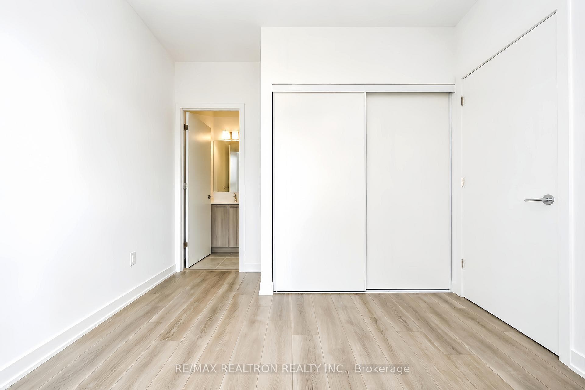 7439 Kingston Road Unit 101 photo 17