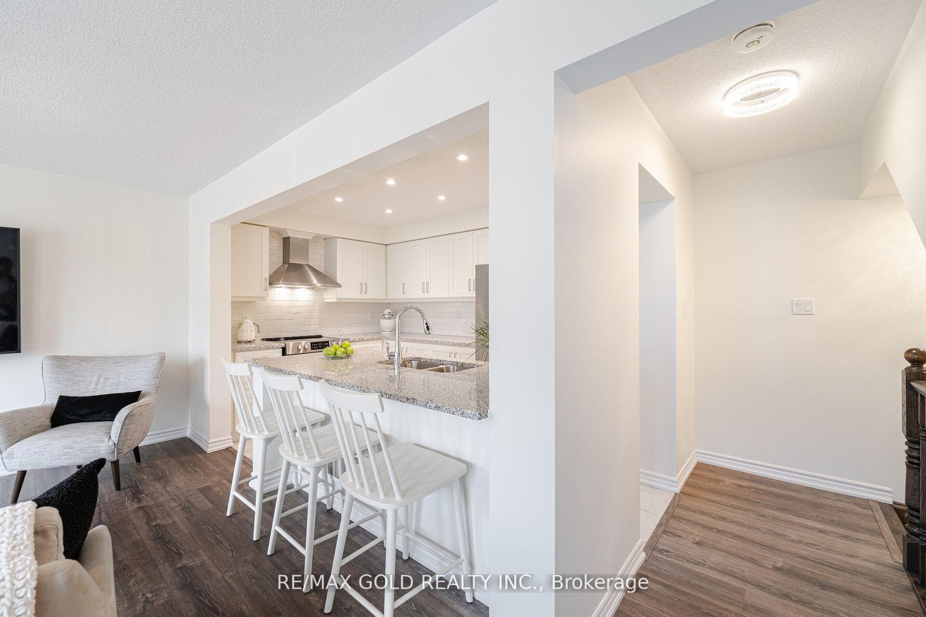 118 Christopher Road photo 9