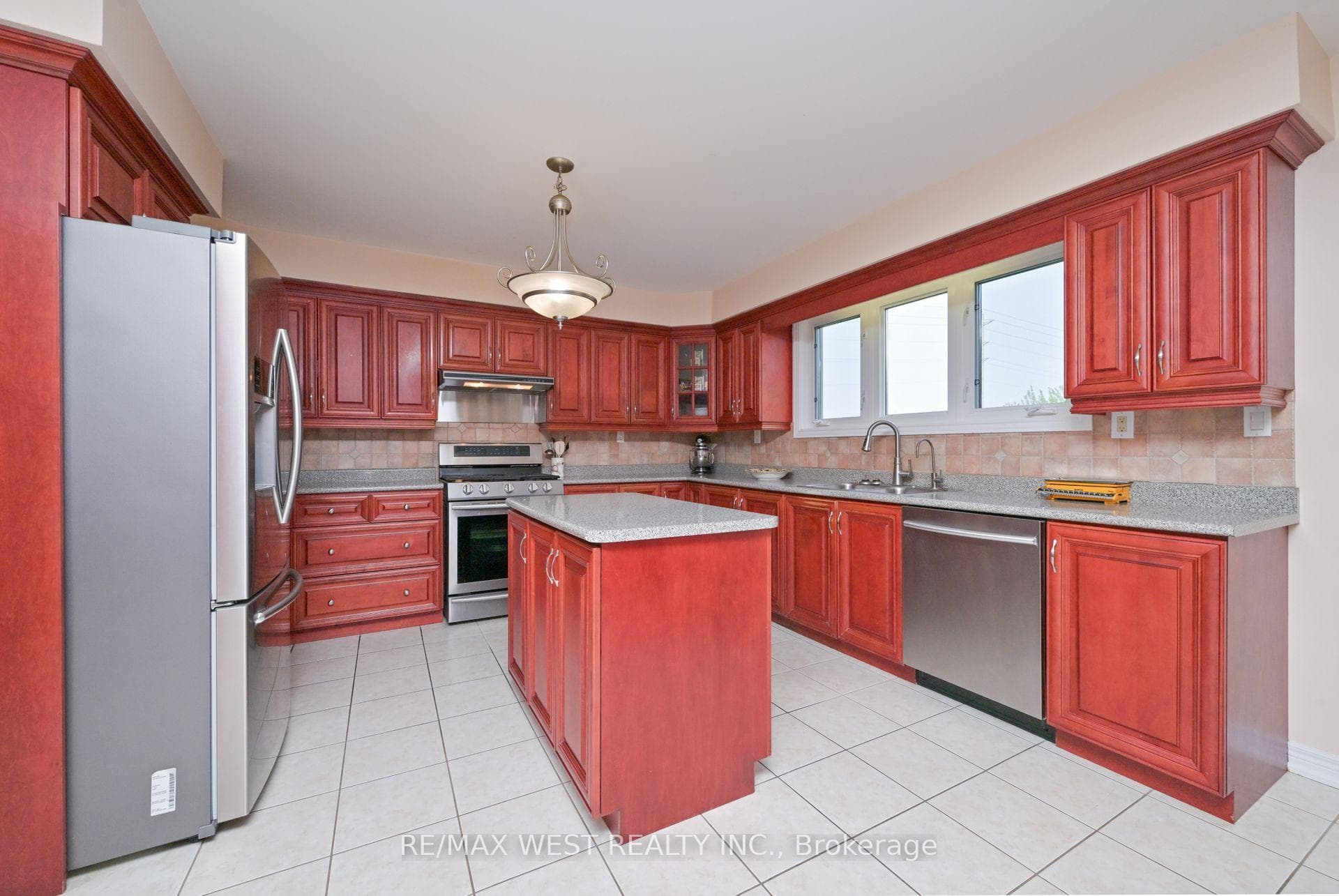 12370 Creditview Road photo 11