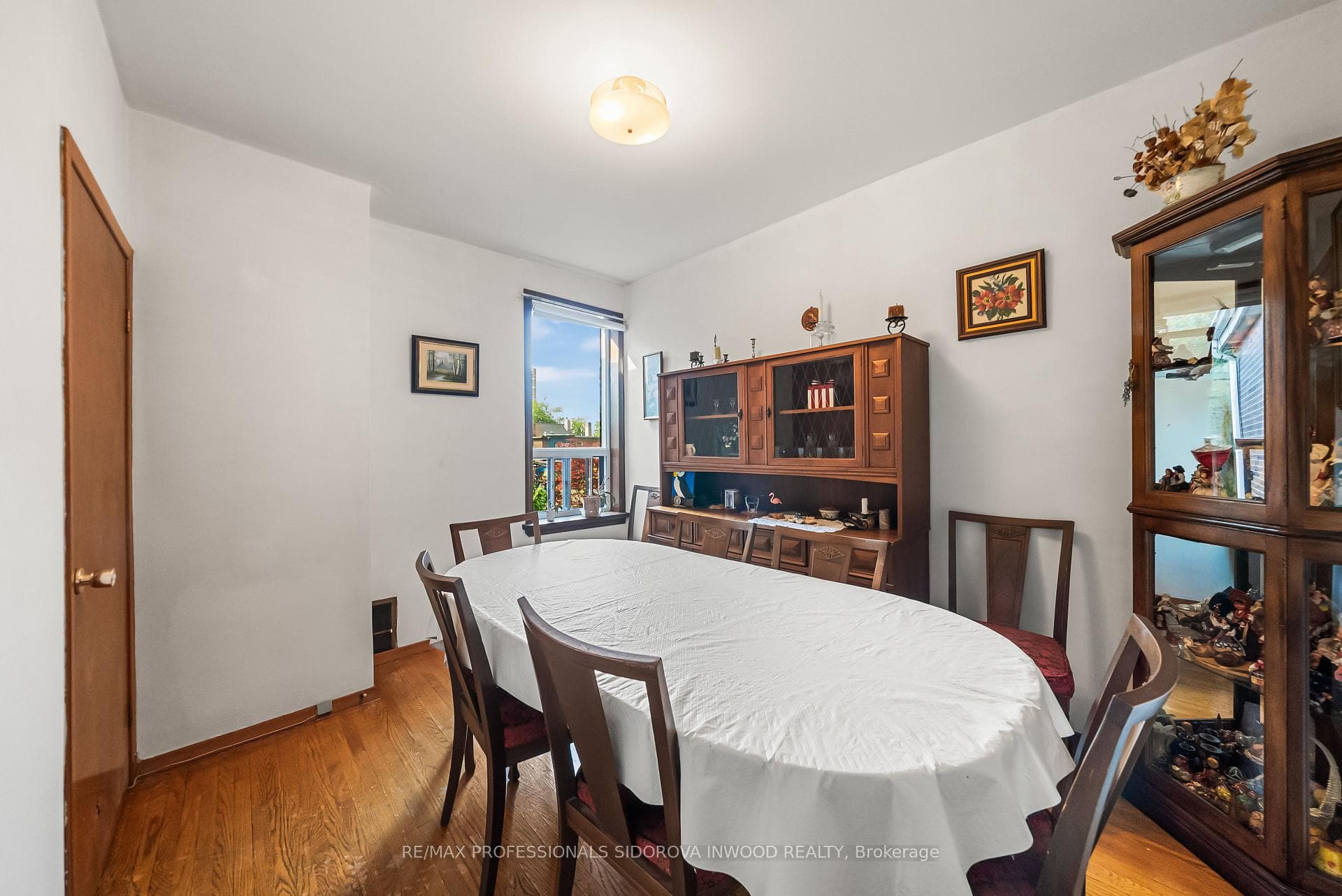 44 Golden Avenue photo 21