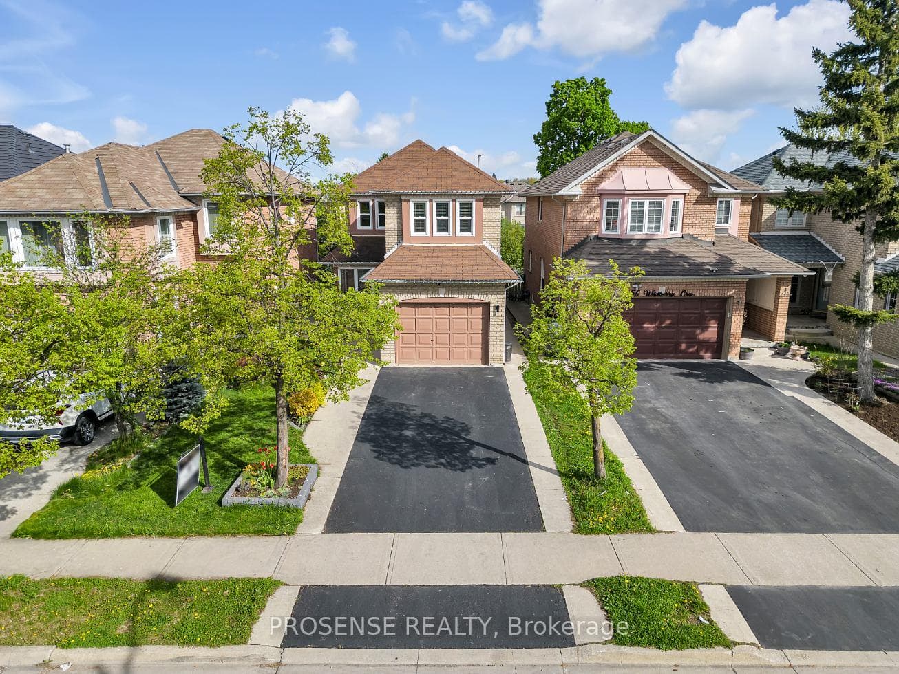 54 Wildberry Crescent photo 1