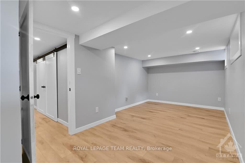 3 FREDERICK Place photo 21
