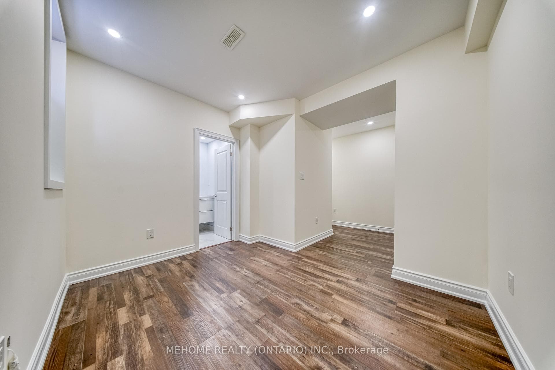 51 Bridgepointe Court photo 39