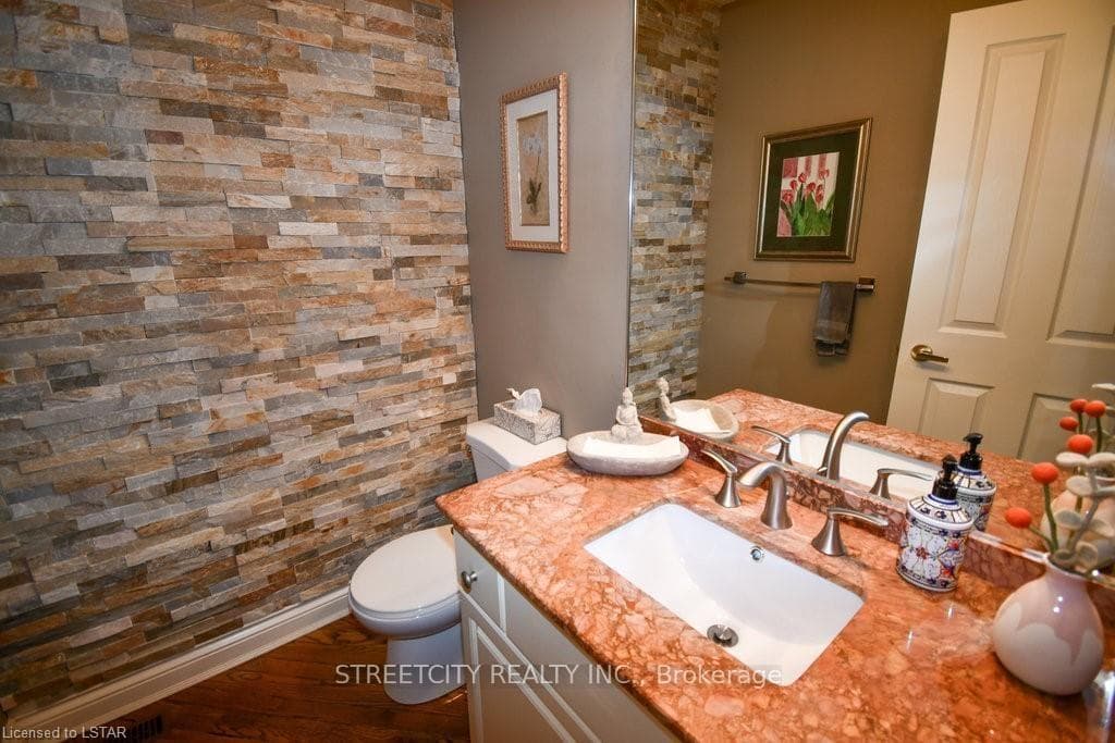 107 Carriage Hill Drive photo 14