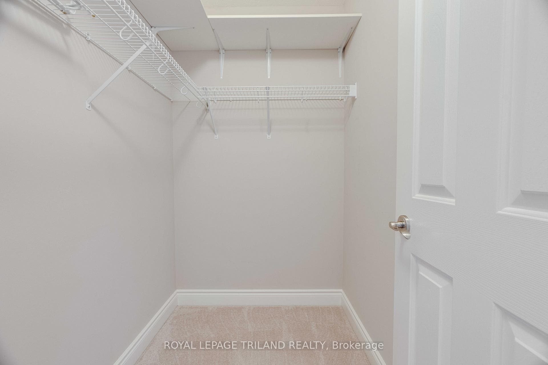 297 Thorn Drive photo 18