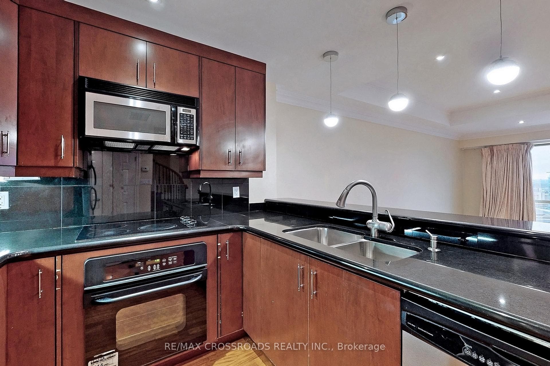 1001 Bay Street Unit Ph02 photo 10