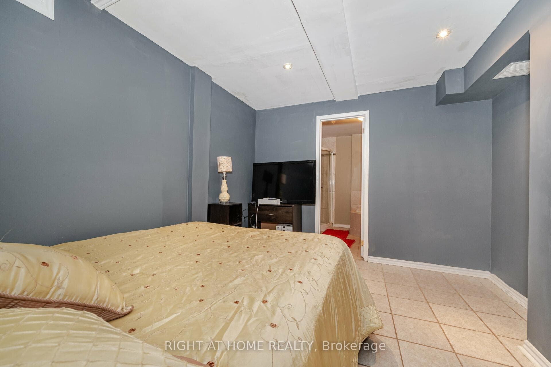 8536 MARTIN GROVE Road photo 30