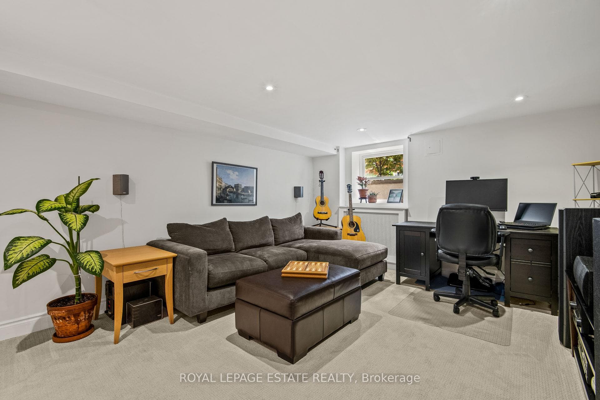 512 Soudan Avenue photo 23