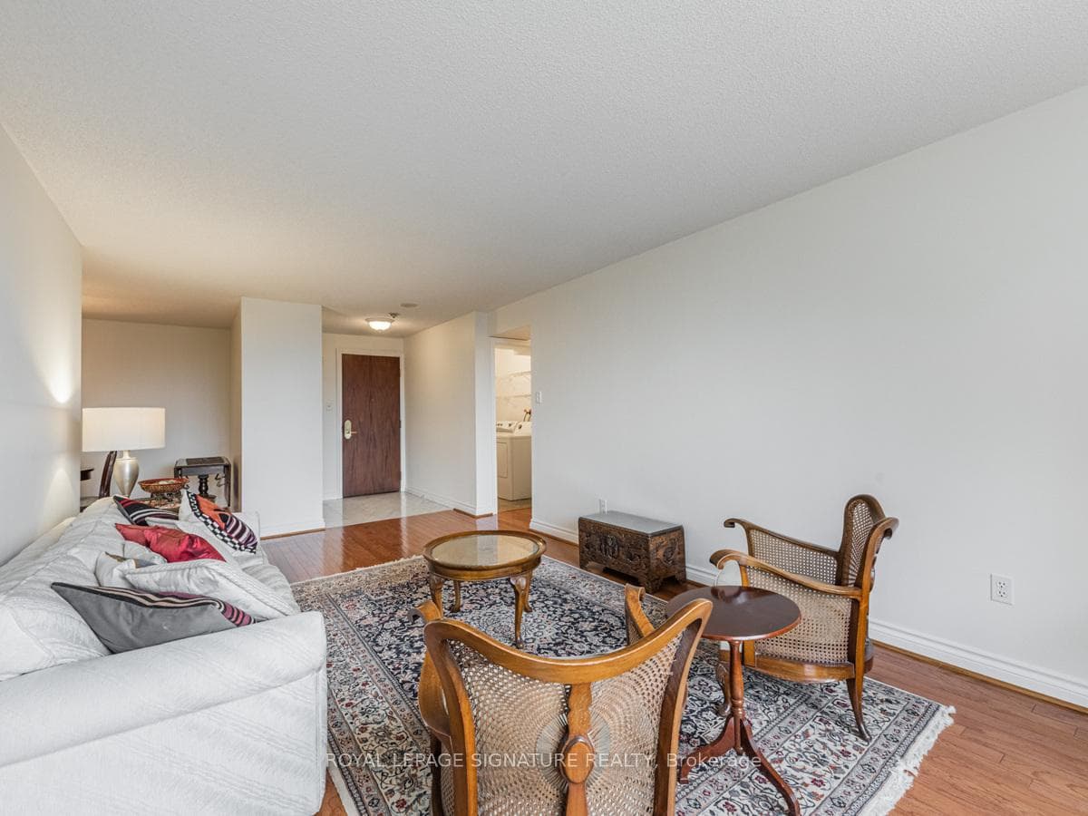 1210 Don Mills Road Unit 402 photo 8